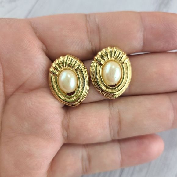 Vintage Oval Faux Pearl Cabochon Pierced Earrings w Gold Tone Roping Unsigned - Picture 3 of 6
